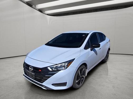 Gray Sky Pearl 2024 Nissan Versa 1.6 S