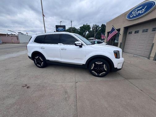 2023 Kia Telluride S