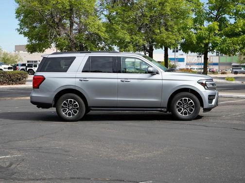 ICONIC SILVER METALLIC 2024 Ford Expedition XLT