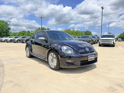 Deep Black Pearl Metallic 2013 Volkswagen Beetle 2.5L Fender Edition