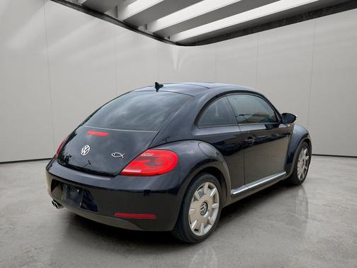 Deep Black Pearl Metallic 2013 Volkswagen Beetle 2.5L Fender Edition