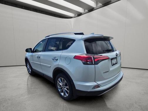 Blizzard Pearl 2018 Toyota RAV4 Hybrid Limited