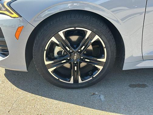 Wolf Gray 2024 Kia K5 GT-Line