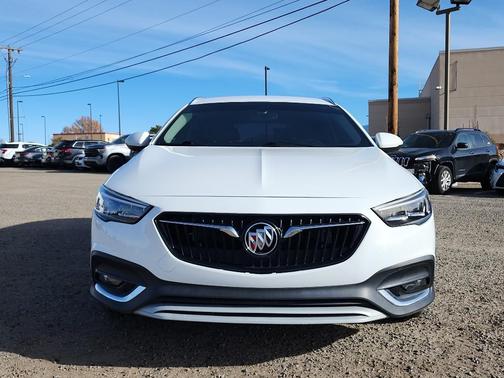 2019 Buick Regal TourX AWD Essence