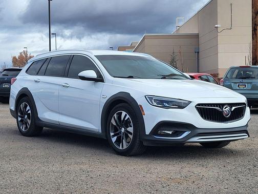 2019 Buick Regal TourX AWD Essence