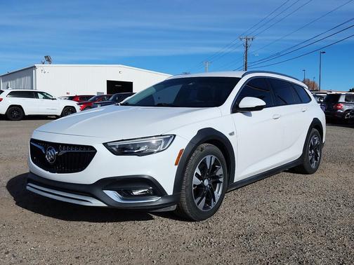 2019 Buick Regal TourX AWD Essence