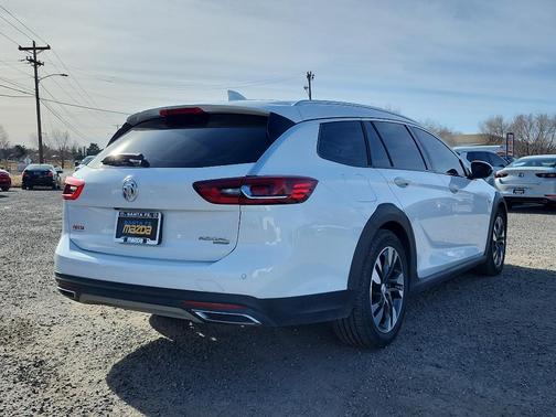 2019 Buick Regal TourX AWD Essence