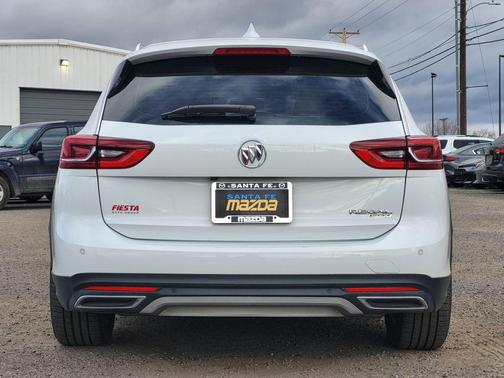 2019 Buick Regal TourX AWD Essence