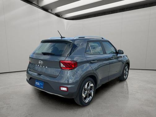 Ecotronic Gray 2024 Hyundai VENUE SEL