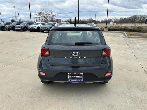 2024 Hyundai VENUE SEL