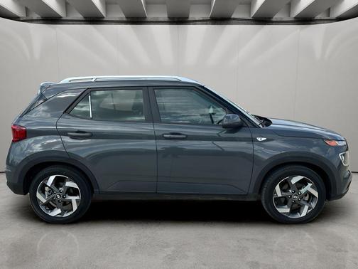 Ecotronic Gray 2024 Hyundai VENUE SEL