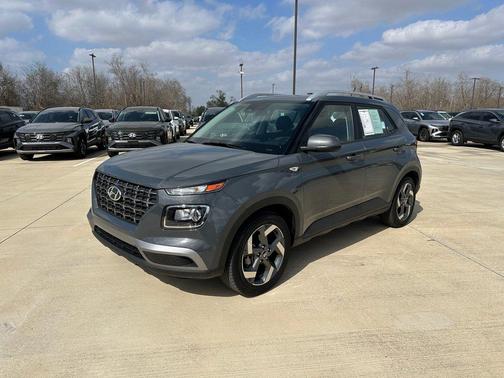 2024 Hyundai VENUE SEL