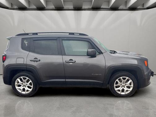 Granite Crystal Metallic Clearcoat 2017 Jeep Renegade Latitude