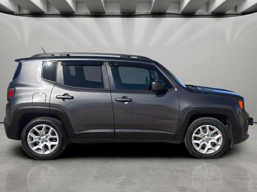 Granite Crystal Metallic Clearcoat 2017 Jeep Renegade Latitude