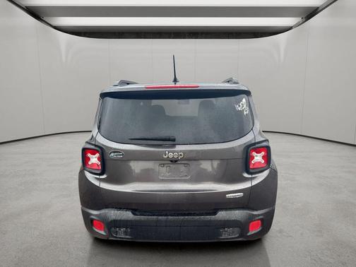 Granite Crystal Metallic Clearcoat 2017 Jeep Renegade Latitude
