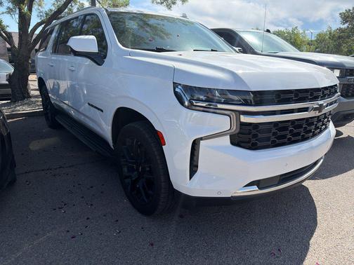 Summit White 2022 Chevrolet Suburban LS