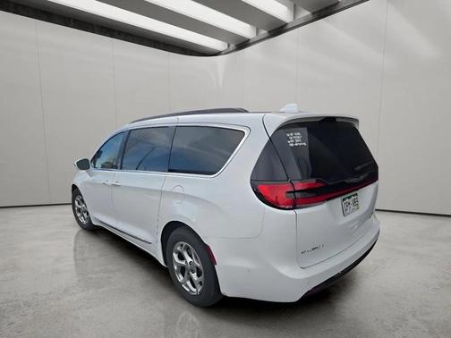 Bright White Clearcoat 2022 Chrysler Pacifica Limited