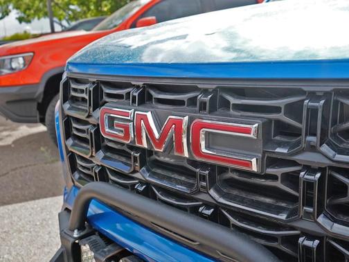 Dynamic Blue Metallic 2023 GMC Canyon Elevation
