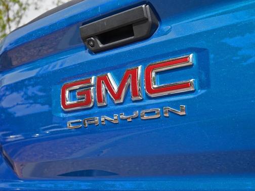 Dynamic Blue Metallic 2023 GMC Canyon Elevation