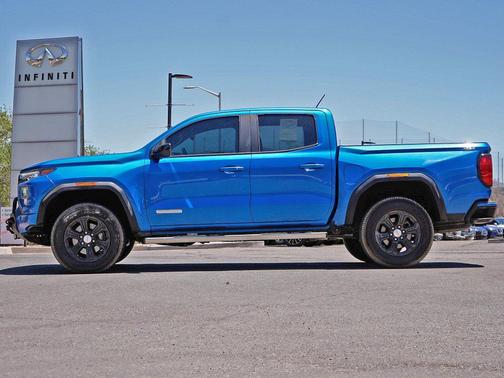 Dynamic Blue Metallic 2023 GMC Canyon Elevation