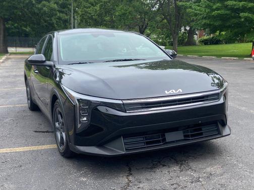 Interstellar Gray 2025 Kia K4 LXS