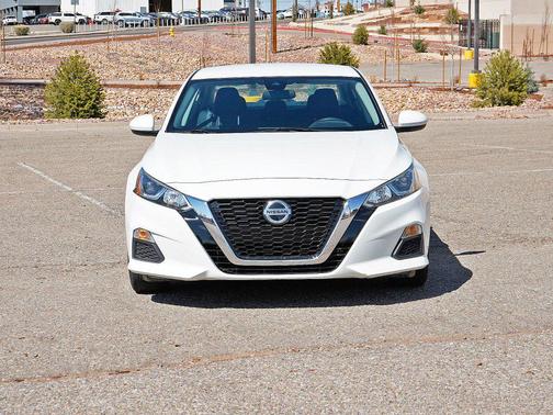 Glacier White 2021 Nissan Altima S FWD