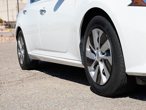 Glacier White 2021 Nissan Altima S FWD