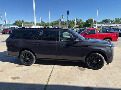 STARLIGHT GRAY PC 2025 Lincoln Navigator Reserve