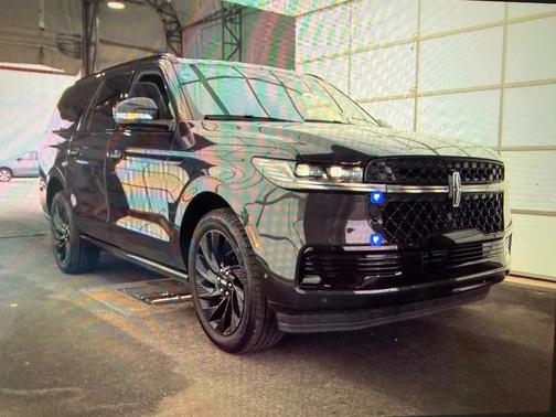 STARLIGHT GRAY PC 2025 Lincoln Navigator Reserve