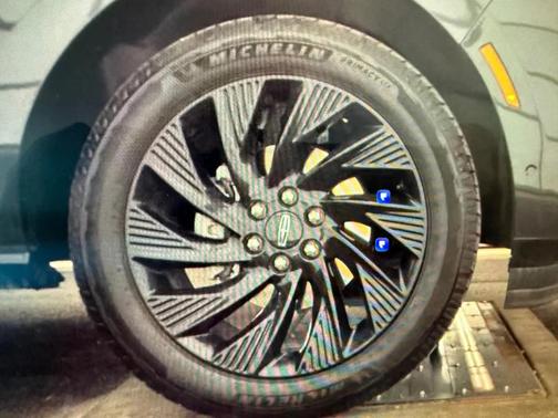 STARLIGHT GRAY PC 2025 Lincoln Navigator Reserve