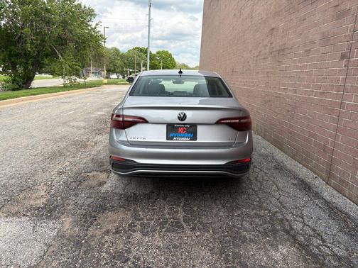 Pyrite Silver Metallic 2024 Volkswagen Jetta 1.5T SE