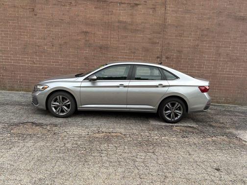 Pyrite Silver Metallic 2024 Volkswagen Jetta 1.5T SE