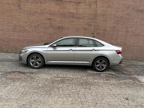 Pyrite Silver Metallic 2024 Volkswagen Jetta 1.5T SE
