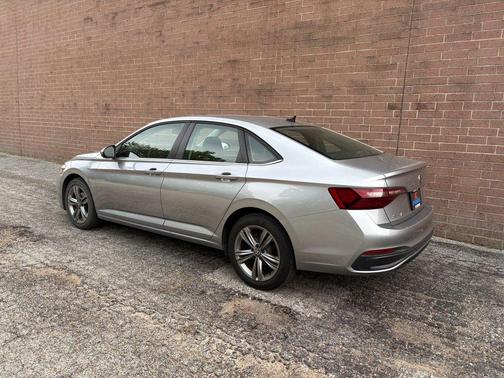 Pyrite Silver Metallic 2024 Volkswagen Jetta 1.5T SE