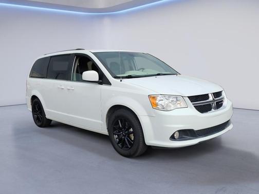 White Knuckle Clearcoat 2019 Dodge Grand Caravan SXT