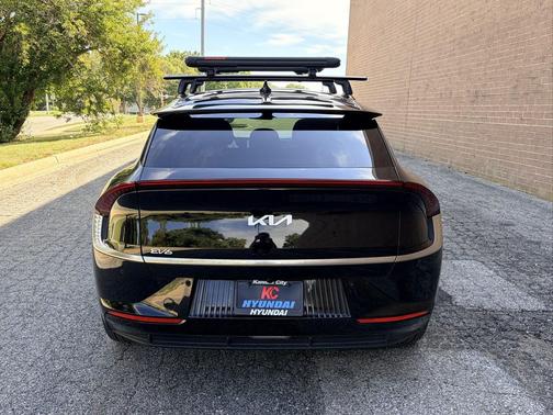 Aurora Black Pearl 2024 Kia EV6 Wind