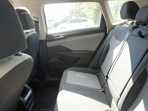 Pure White 2022 Volkswagen Taos 1.5T S