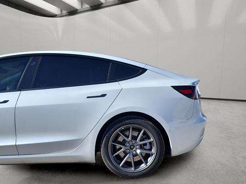 2022 Tesla Model 3 Standard Range