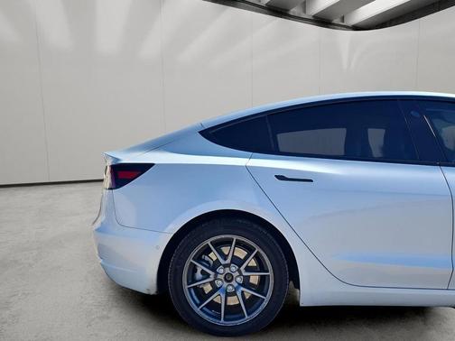 2022 Tesla Model 3 Standard Range