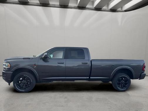 Granite Crystal Metallic Clearcoat 2022 RAM 3500 Laramie Crew Cab 4x4 8' Box