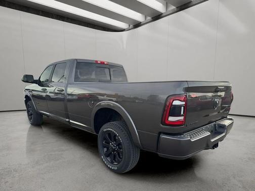 Granite Crystal Metallic Clearcoat 2022 RAM 3500 Laramie Crew Cab 4x4 8' Box