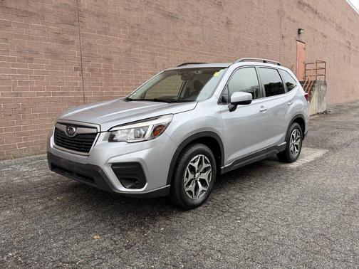 Ice Silver Metallic 2019 Subaru Forester Premium