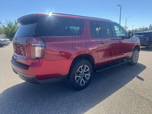 Cherry Red Tintcoat 2022 Chevrolet Suburban 4WD Z71
