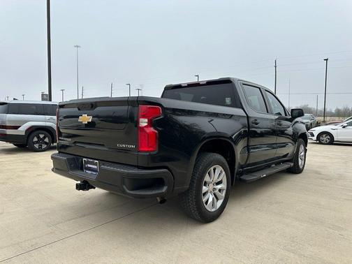 Black 2022 Chevrolet Silverado 1500 Limited Custom