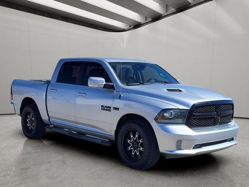 2017 RAM 1500 Night Crew Cab 4x4 5'7' Box