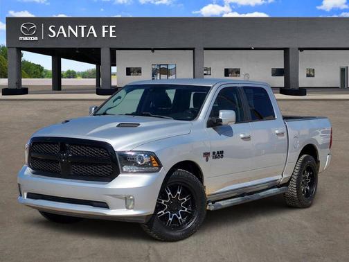 2017 RAM 1500 Night Crew Cab 4x4 5'7' Box