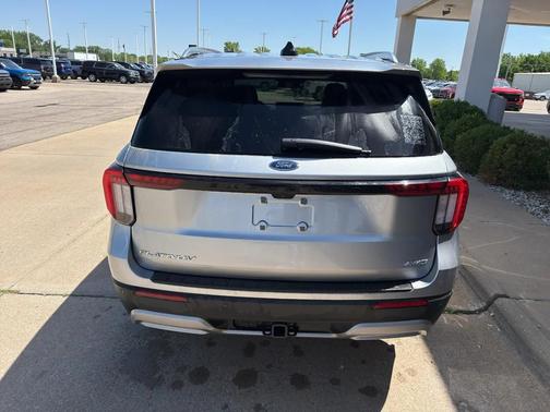 ICONIC SILVER 2025 Ford Explorer Platinum