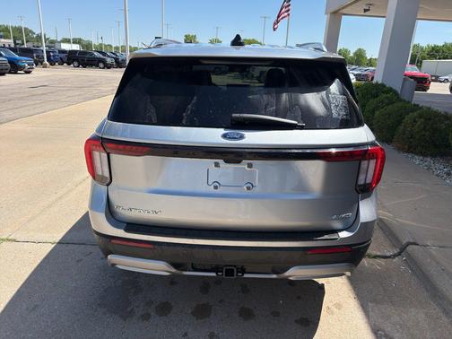 ICONIC SILVER 2025 Ford Explorer Platinum