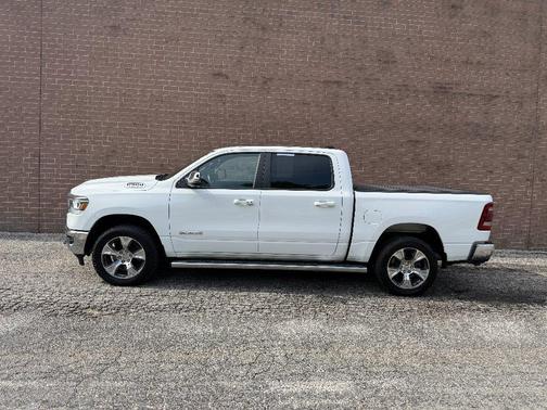 Bright White Clearcoat 2023 RAM 1500 Laramie