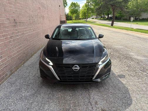 Super Black 2025 Nissan Altima SV FWD